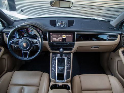 Certified 2020 Porsche Macan S AWD/4WD image 9
