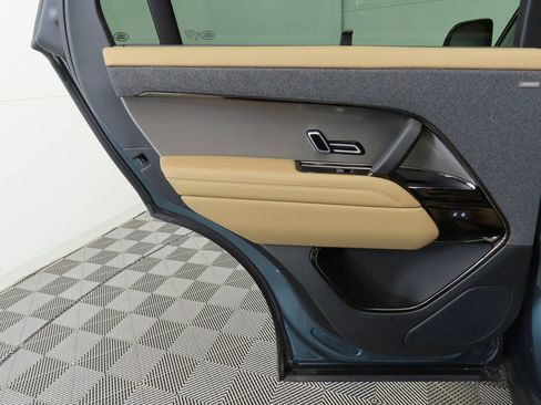 Used 2025 Land Rover Range Rover Sport SE image 26