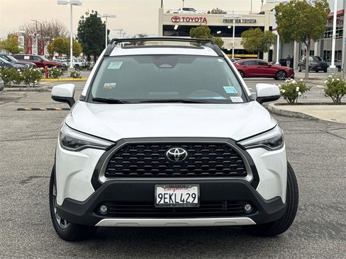 Certified 2023 Toyota Corolla Cross XLE image 2