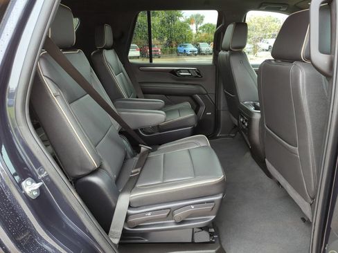 Used 2025 Chevrolet Tahoe Premier AWD/4WD image 23