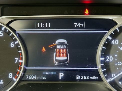 Used 2025 Nissan Pathfinder SL AWD/4WD image 19