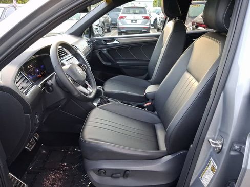 Certified 2023 Volkswagen Tiguan SE R-Line FWD image 14