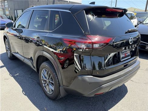 Used 2021 Nissan Rogue S FWD image 4