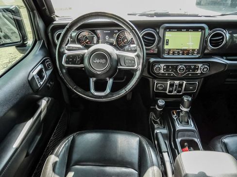 Used 2021 Jeep Wrangler Unlimited Sahara AWD/4WD image 25
