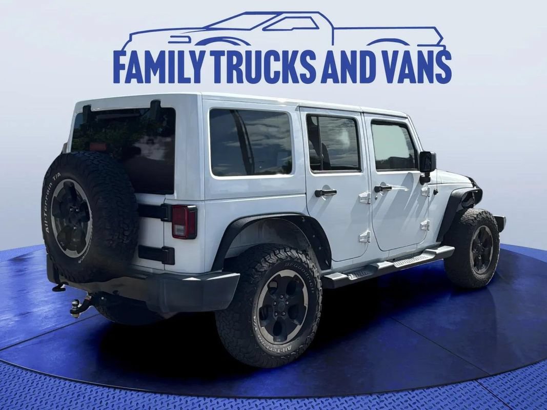 Used 2014 Jeep Wrangler Unlimited Sahara AWD/4WD image 5