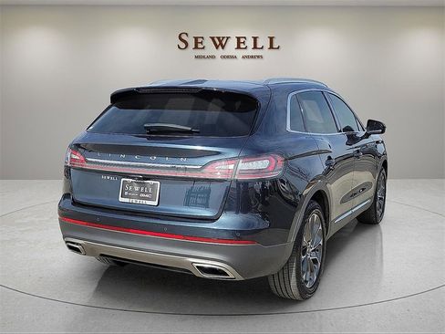Used 2022 Lincoln Nautilus Reserve w/ Luxury Package image 5