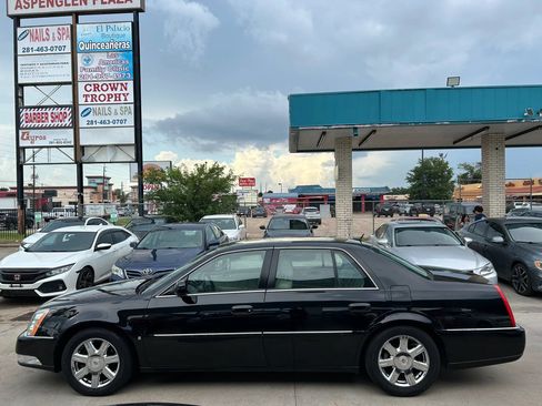 Used 2007 Cadillac DTS Luxury I FWD image 2