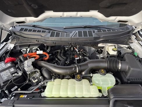 New 2025 Ford F150 Lariat w/ Equipment Group 502A High image 37