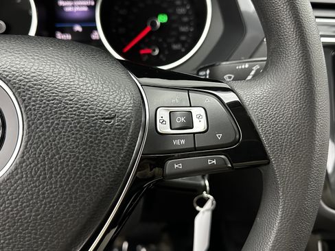 Used 2020 Volkswagen Tiguan S image 18