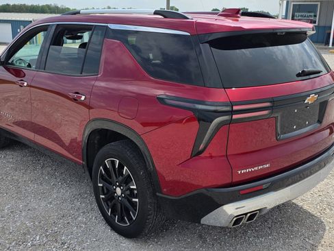 Used 2024 Chevrolet Traverse RS FWD image 5