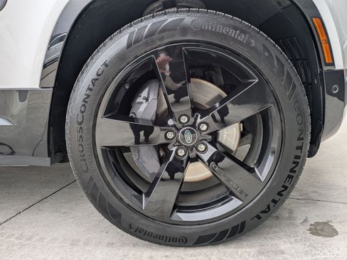 Certified 2024 Land Rover Defender 130 X-Dynamic SE image 34