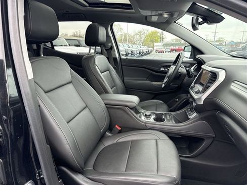 Certified 2023 GMC Acadia SLT w/ Preferred Package image 31