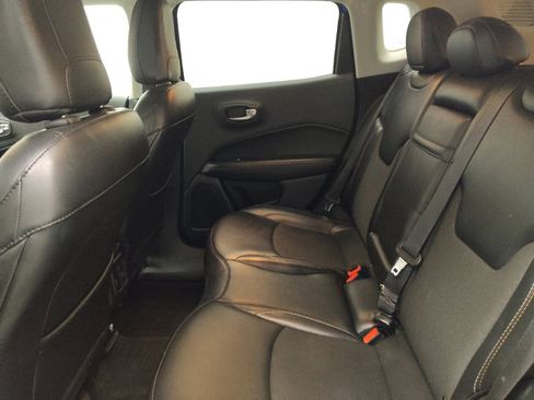 Used 2019 Jeep Compass Latitude image 18