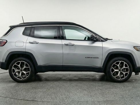 Used 2025 Jeep Compass Limited AWD/4WD image 11