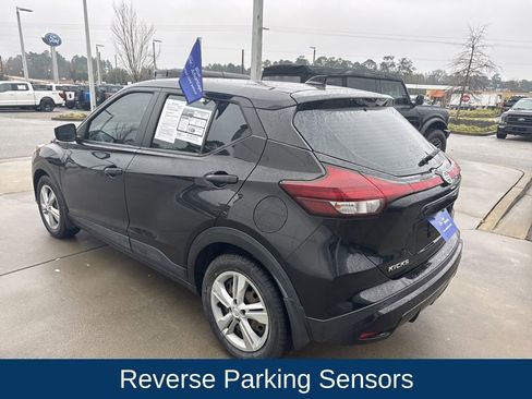 Used 2021 Nissan Kicks S image 4