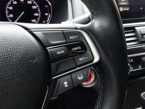 Used 2018 Honda Accord Sport image 23