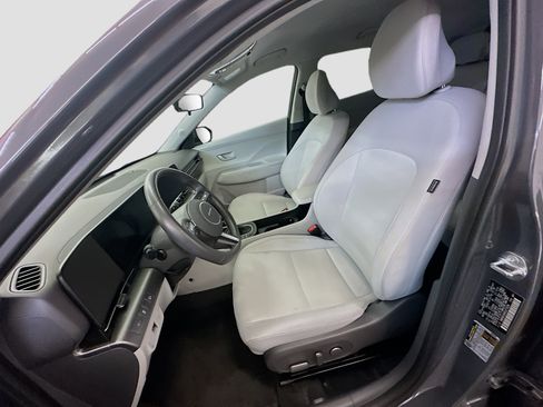Used 2025 Hyundai Kona SEL image 13