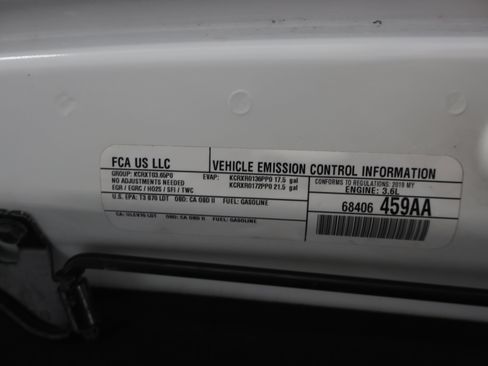 Used 2019 Jeep Wrangler Unlimited Sahara AWD/4WD image 18