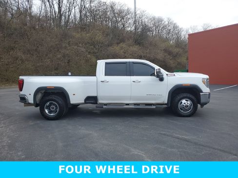Used 2020 GMC Sierra 3500 SLT w/ SLT Convenience Package image 3
