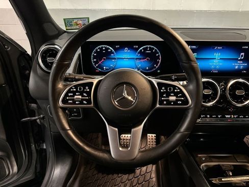 Used 2020 Mercedes-Benz GLB 250 4MATIC image 16