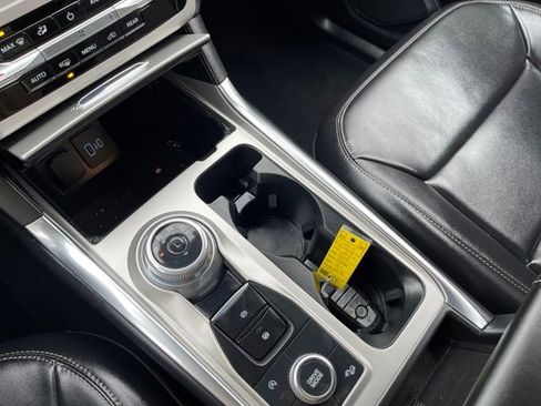 Used 2023 Ford Explorer XLT w/ Equipment Group 202A image 24