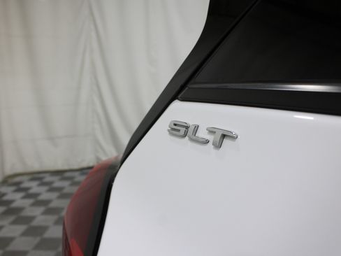Used 2023 GMC Terrain SLT AWD/4WD image 29