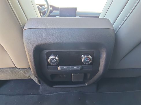 Used 2025 GMC Acadia Elevation w/ Elevation Premium Package image 22