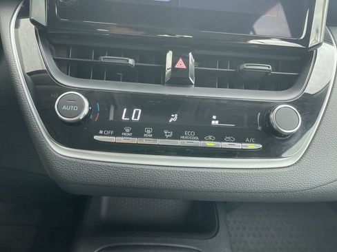 Used 2024 Toyota Corolla LE FWD image 18