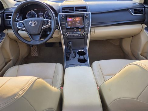 Used 2017 Toyota Camry XLE w/ Moonroof Package FWD image 11