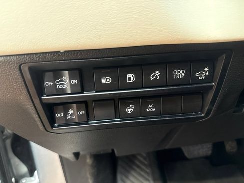 Used 2022 Toyota Tundra Capstone AWD/4WD image 21
