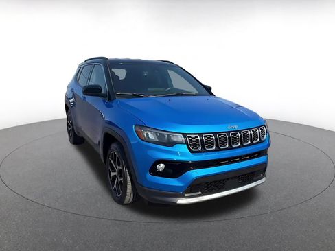 Used 2025 Jeep Compass Limited AWD/4WD image 3