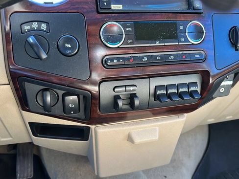 Used 2009 Ford F250 Lariat AWD/4WD image 17