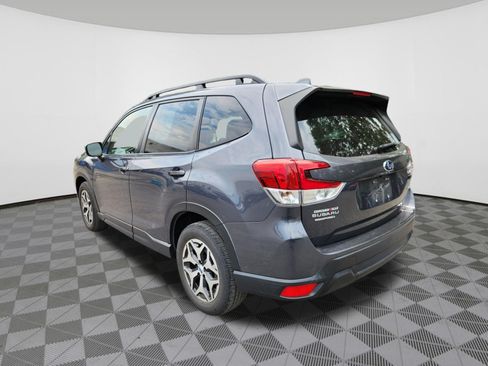 Used 2022 Subaru Forester Premium AWD/4WD image 3