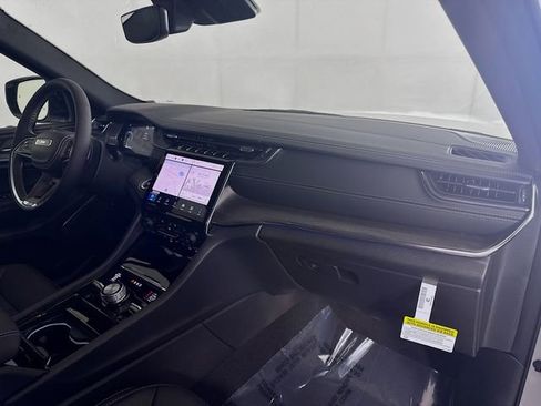 New 2025 Jeep Grand Cherokee Overland w/ Trailer Tow Package image 29