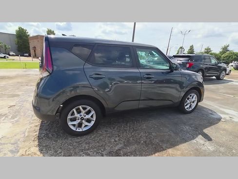 Used 2025 Kia Soul LX w/ LX Technology Package FWD image 41