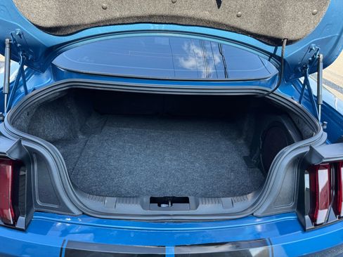 Used 2021 Ford Mustang Shelby GT500 w/ Technology Package image 23