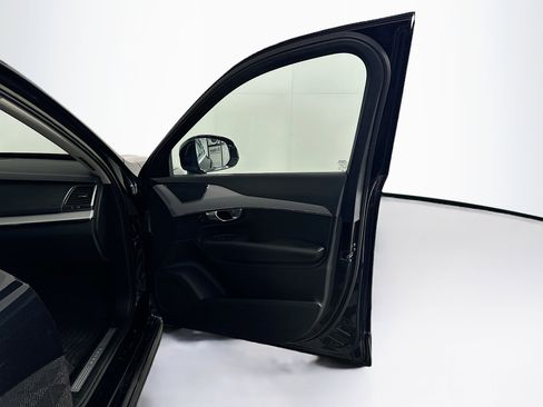 Used 2023 Volvo XC90 B5 Core w/ Protection Package Premier image 35