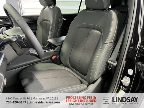 New 2025 Jeep Grand Cherokee Laredo X w/ Luxury Tech Group I image 15