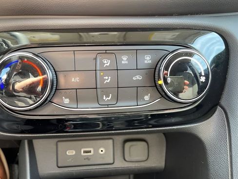 Used 2023 Buick Encore GX Preferred w/ Cold Weather Comfort Package FWD image 22