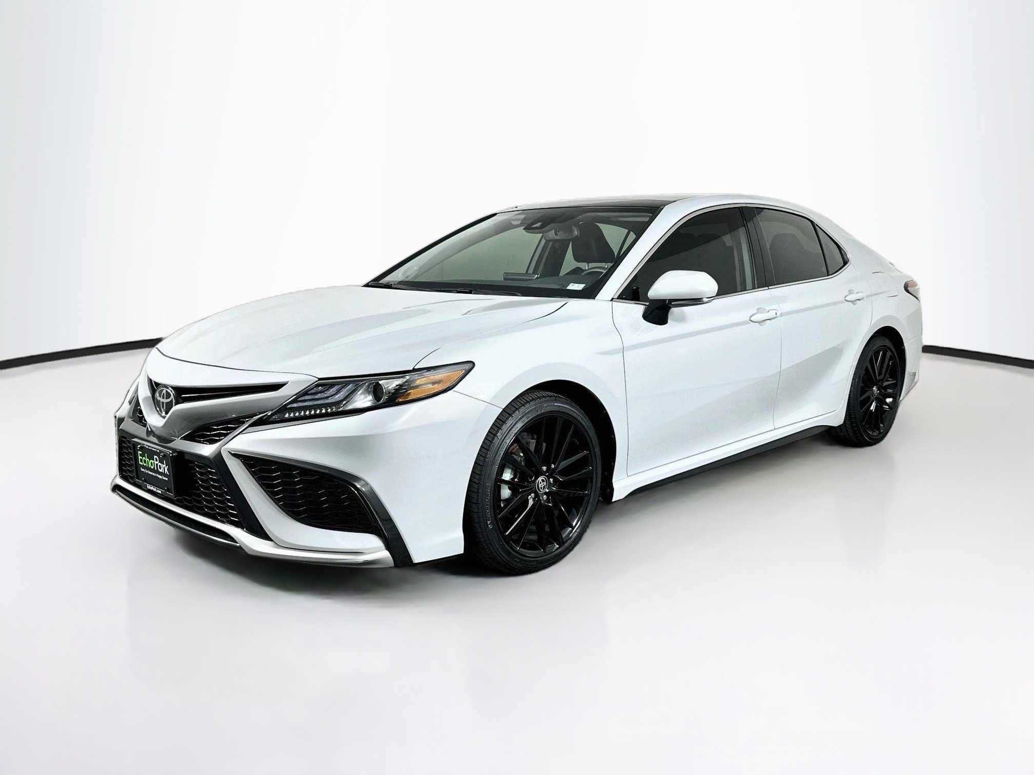 Used 2024 Toyota Camry XSE w/ Blackout Package (TMS) FWD image 3
