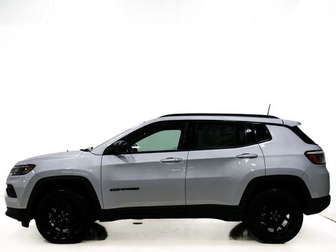 New 2026 Jeep Compass Latitude image 5