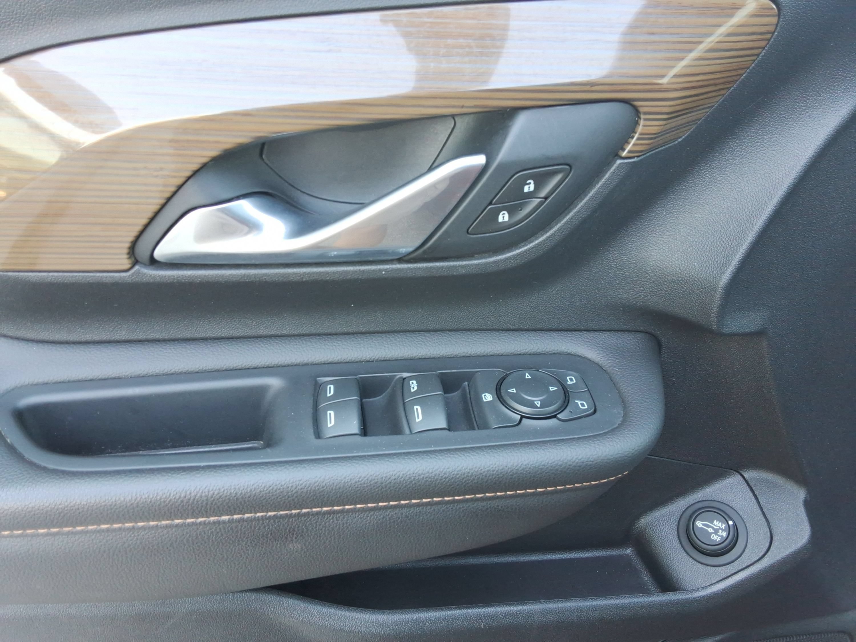 Used 2019 GMC Terrain SLE w/ Driver Convenience Package FWD image 34