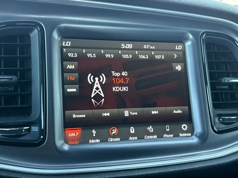 Used 2019 Dodge Challenger SXT w/ Plus Package image 10