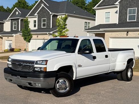 Used 2005 Chevrolet Silverado 3500 LT w/ Heavy-Duty Power Package AWD/4WD image 1