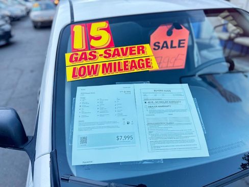 Used 2015 Nissan Versa S Plus FWD image 21