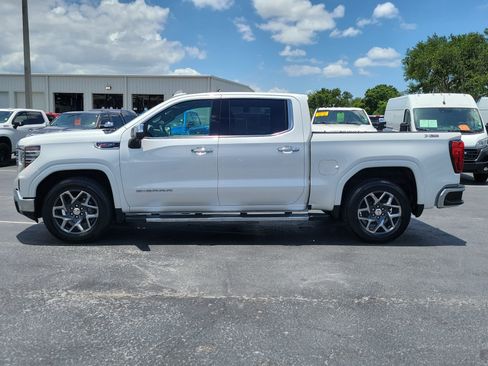 Used 2022 GMC Sierra 1500 SLT w/ SLT Premium Plus Package AWD/4WD image 6