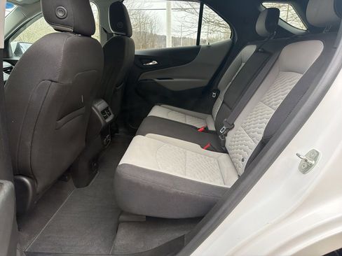 Used 2018 Chevrolet Equinox LT w/ Sun & Infotainment Package image 17