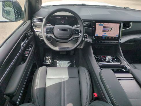 New 2026 Jeep Grand Wagoneer L Summit AWD/4WD image 17