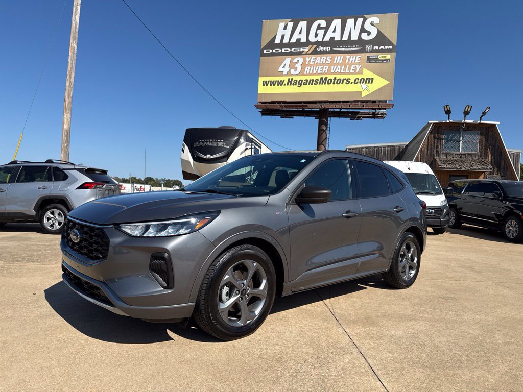 Used 2023 Ford Escape ST-Line FWD image 1