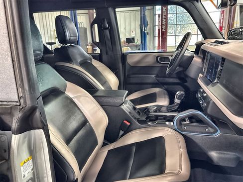 Used 2024 Ford Bronco Wildtrak image 31